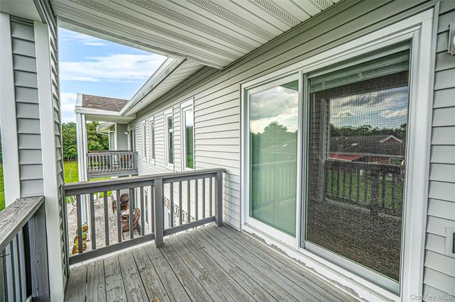 704 Fenway Road, Saint James, NY 11780