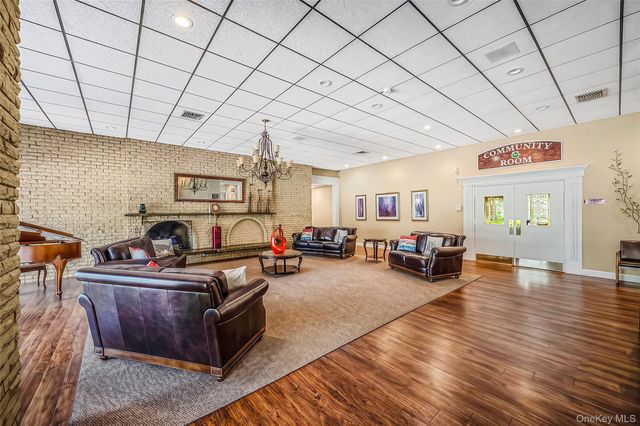 704 Fenway Road, Saint James, NY 11780