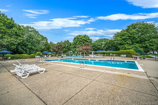 704 Fenway Road, Saint James, NY 11780