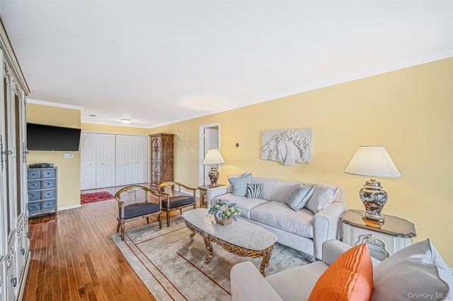 704 Fenway Road, Saint James, NY 11780