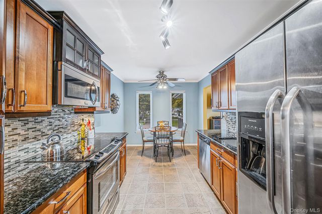 704 Fenway Road, Saint James, NY 11780