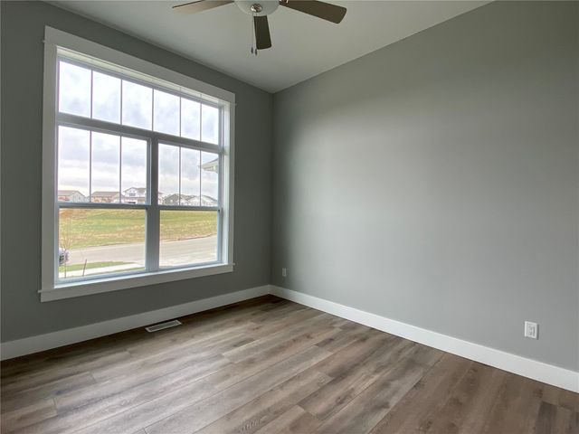 60 S Seven Oaks Road, North Liberty, IA 52317