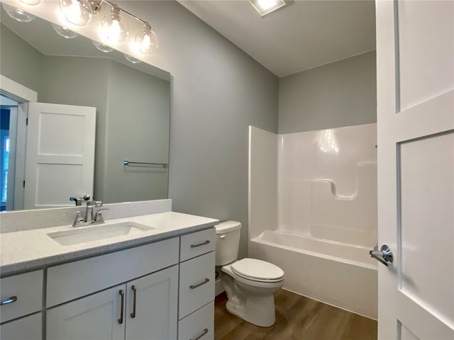 60 S Seven Oaks Road, North Liberty, IA 52317