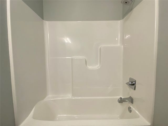 60 S Seven Oaks Road, North Liberty, IA 52317