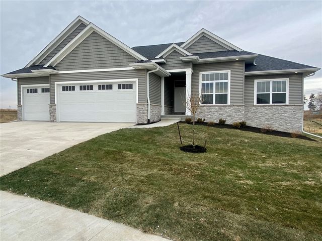 60 S Seven Oaks Road, North Liberty, IA 52317