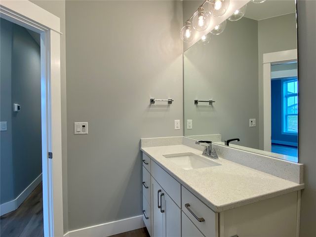 60 S Seven Oaks Road, North Liberty, IA 52317