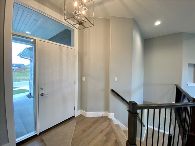 60 S Seven Oaks Road, North Liberty, IA 52317