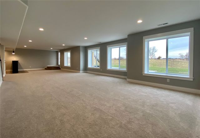 60 S Seven Oaks Road, North Liberty, IA 52317