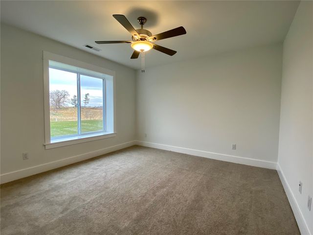 60 S Seven Oaks Road, North Liberty, IA 52317