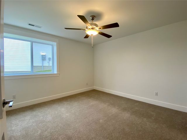 60 S Seven Oaks Road, North Liberty, IA 52317