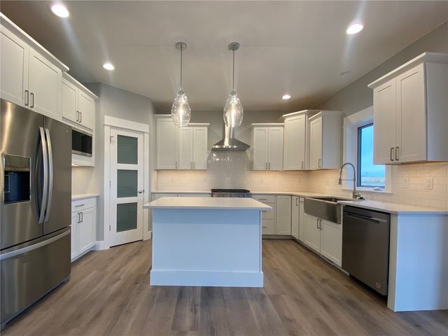 60 S Seven Oaks Road, North Liberty, IA 52317