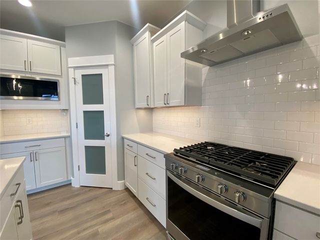 60 S Seven Oaks Road, North Liberty, IA 52317