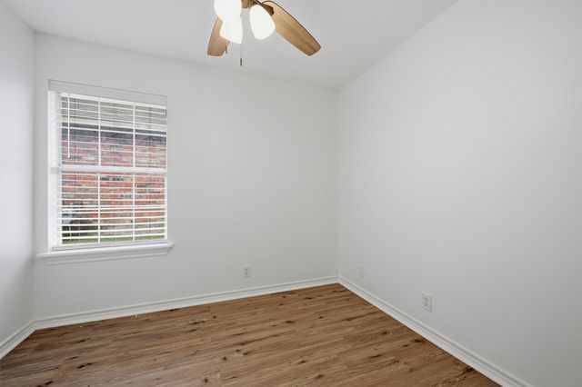 906 W Houston Street, Sherman, TX 75092