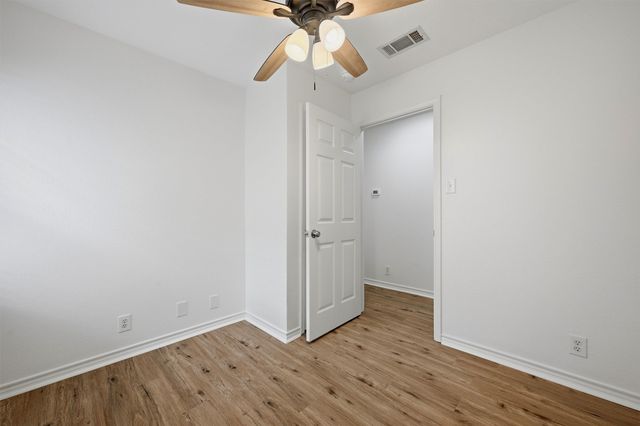 906 W Houston Street, Sherman, TX 75092