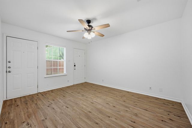 906 W Houston Street, Sherman, TX 75092