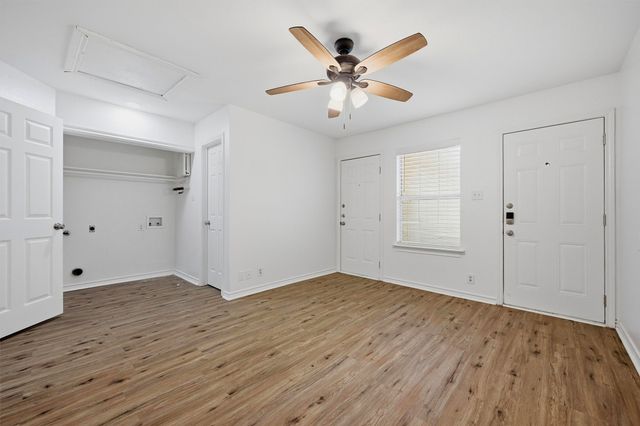 906 W Houston Street, Sherman, TX 75092