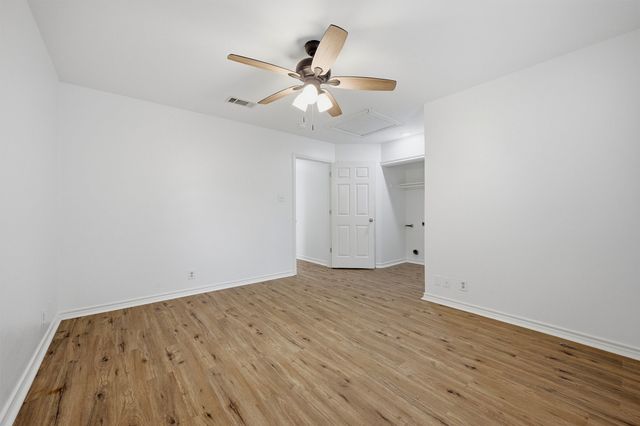 906 W Houston Street, Sherman, TX 75092