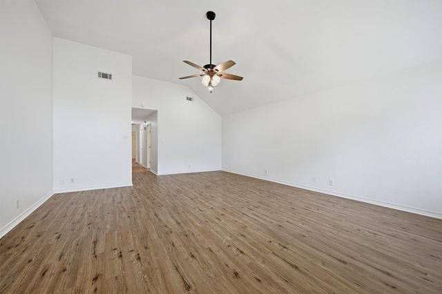 906 W Houston Street, Sherman, TX 75092