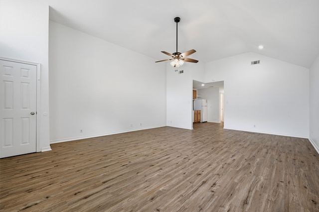 906 W Houston Street, Sherman, TX 75092