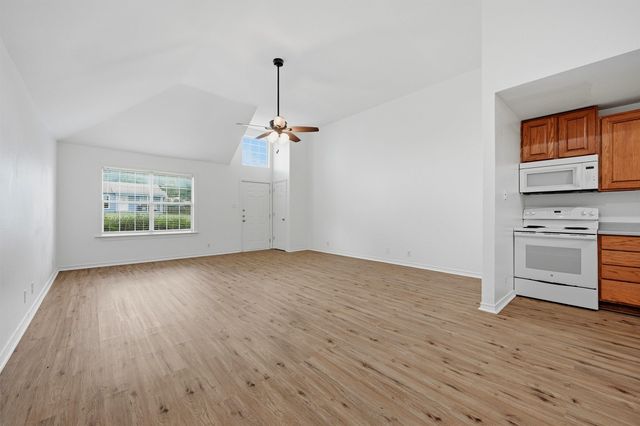 906 W Houston Street, Sherman, TX 75092