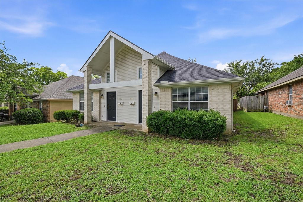 906 W Houston Street, Sherman, TX 75092
