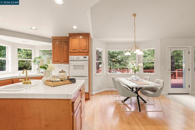 1441 Homestead Ave, Walnut Creek, CA 94598