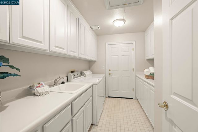 1441 Homestead Ave, Walnut Creek, CA 94598