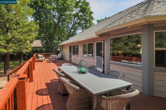 1441 Homestead Ave, Walnut Creek, CA 94598