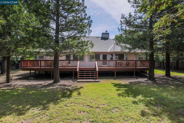 1441 Homestead Ave, Walnut Creek, CA 94598