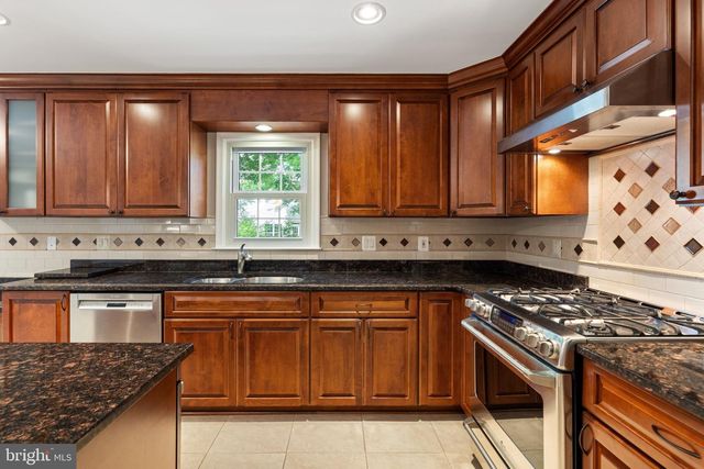 14444 N SLOPE ST, Centreville, VA 20120