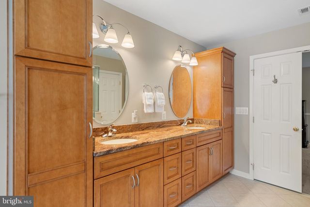 14444 N SLOPE ST, Centreville, VA 20120