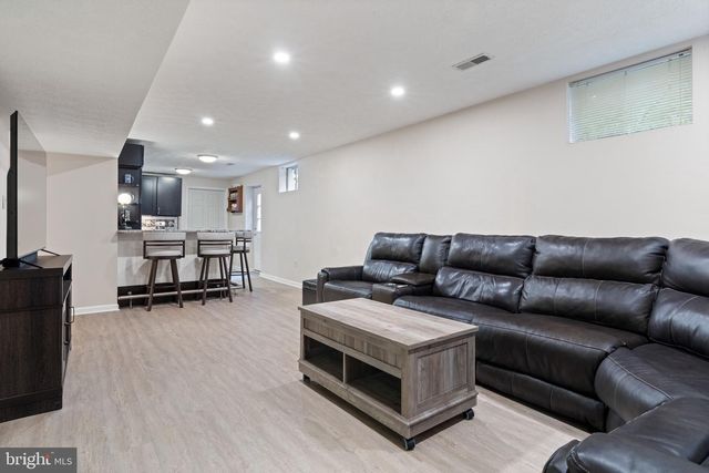 14444 N SLOPE ST, Centreville, VA 20120