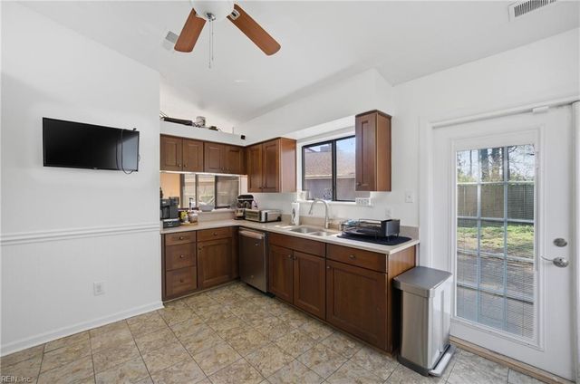 866 Crashaw ST, Virginia Beach, VA 23462