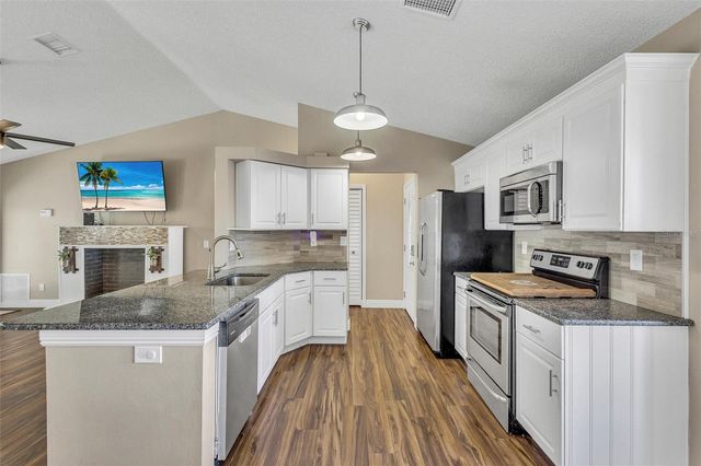 6109 61ST COURT E, Palmetto, FL 34221