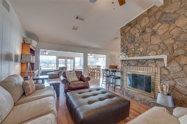 113 Crestwood Circle, Enchanted Oaks, TX 75156