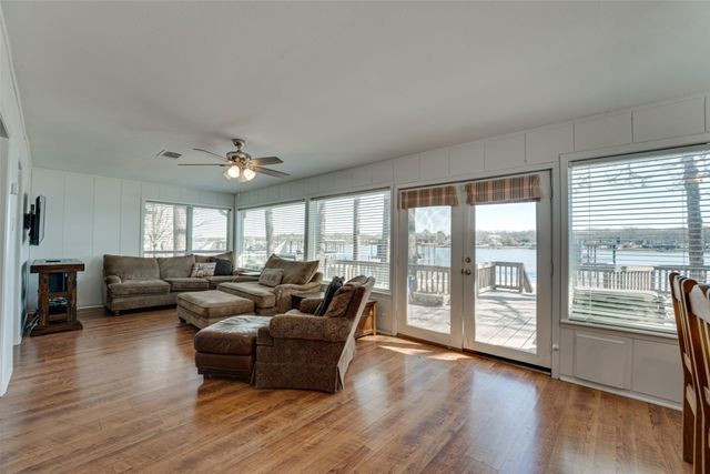 113 Crestwood Circle, Enchanted Oaks, TX 75156