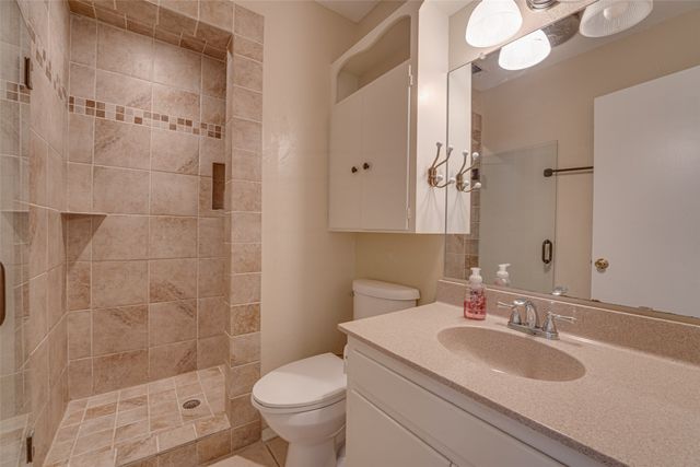 113 Crestwood Circle, Enchanted Oaks, TX 75156