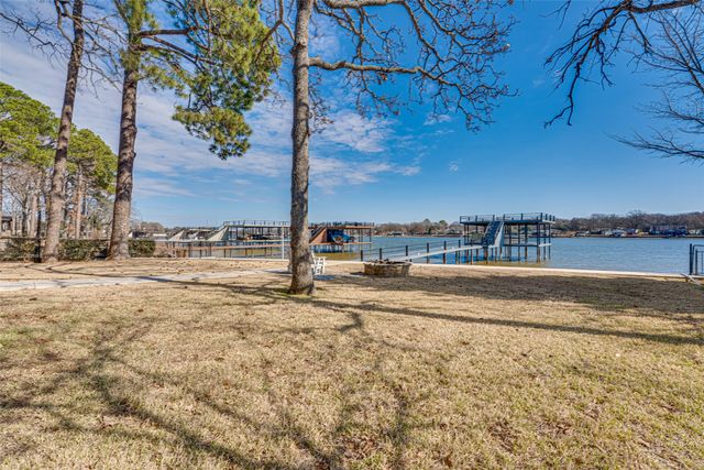 113 Crestwood Circle, Enchanted Oaks, TX 75156