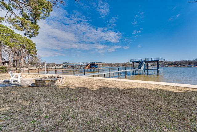 113 Crestwood Circle, Enchanted Oaks, TX 75156