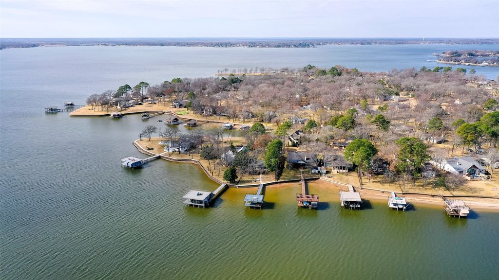 113 Crestwood Circle, Enchanted Oaks, TX 75156