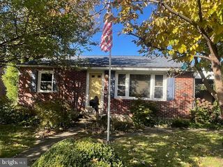 1609 FAYETTE AVE, Reading, PA 19607