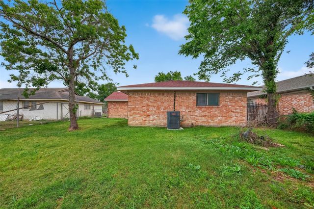17106 Sunshine Street, Houston, TX 77049