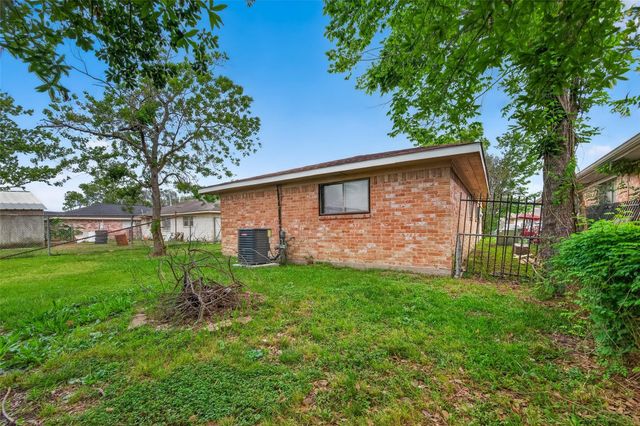 17106 Sunshine Street, Houston, TX 77049