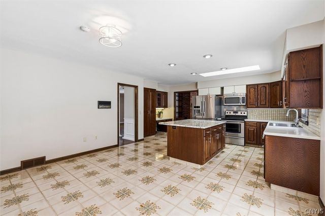 8205 Duvall Circle, Manlius, NY 13104