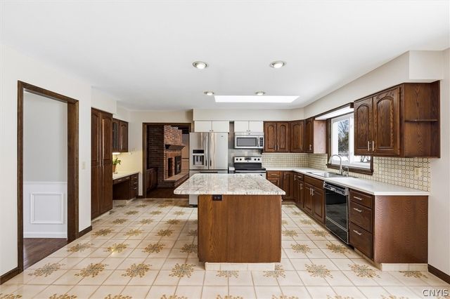 8205 Duvall Circle, Manlius, NY 13104