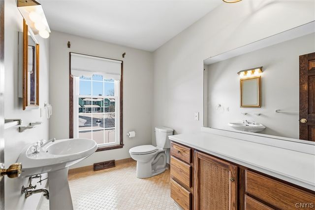 8205 Duvall Circle, Manlius, NY 13104