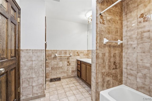 8205 Duvall Circle, Manlius, NY 13104