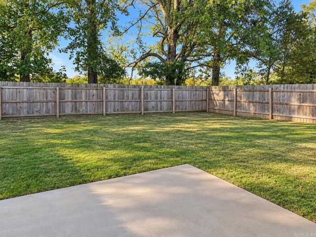 5621 Brookshire Dr, Jonesboro, AR 72401