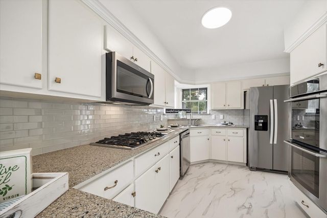 110 Shadow Wood Drive, Sugar Land, TX 77498