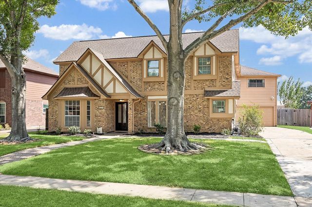 110 Shadow Wood Drive, Sugar Land, TX 77498